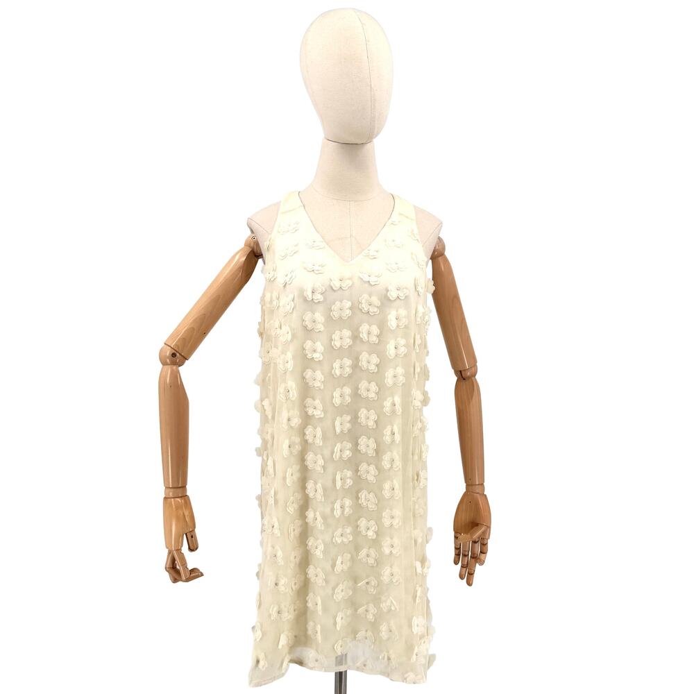 Beige by Eci White 3D Floral Applique V-Neck Mini Shift Dress